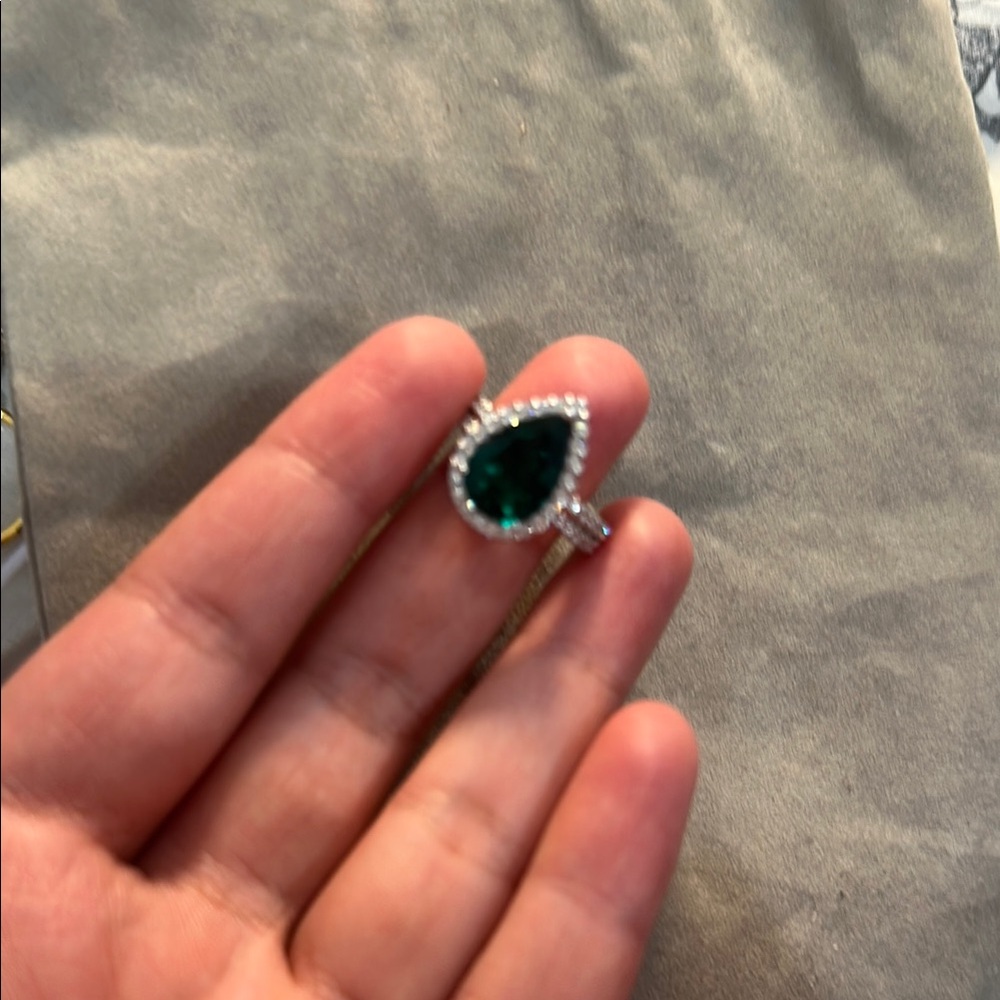 Emerald Green Teardrop Ring